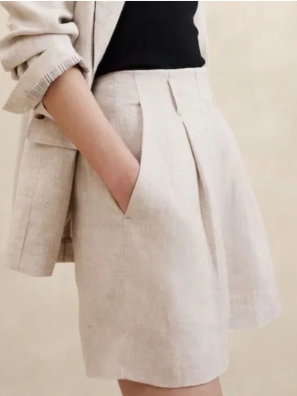 Banana Republic Pleated 100% Linen Lina Shorts Beige